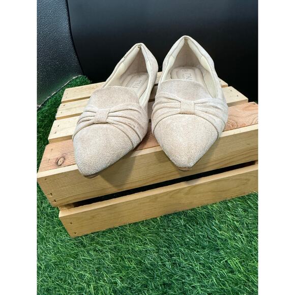Musshoe - Beige- Pointed Flats - Size 9W - Picture 6 of 10